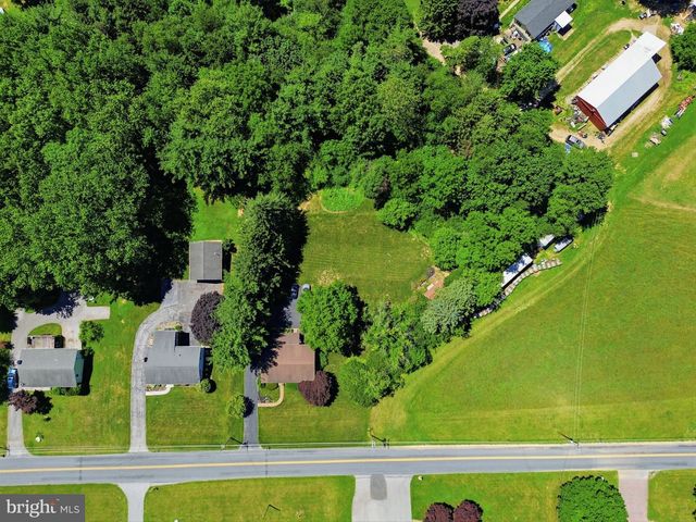 2381 RIDGE RD, Glenville, PA 17329