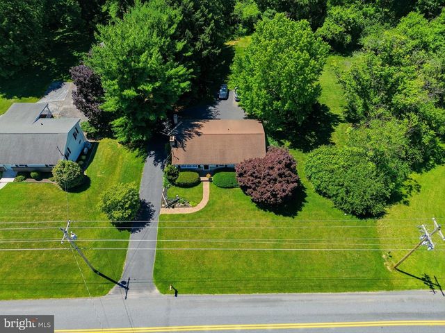2381 RIDGE RD, Glenville, PA 17329