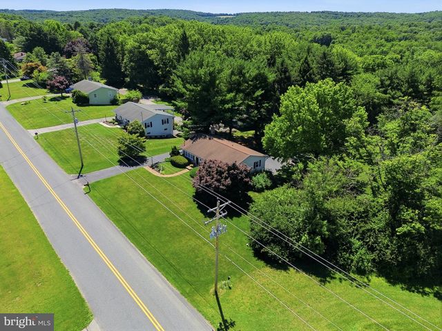 2381 RIDGE RD, Glenville, PA 17329