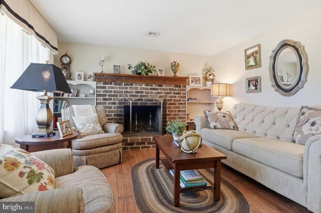 2381 RIDGE RD, Glenville, PA 17329