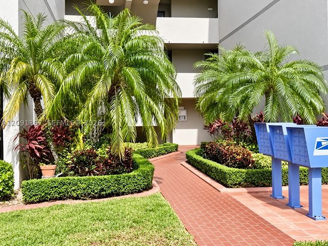 13255 SW 88th Ln 402-CS, Miami, FL 33186