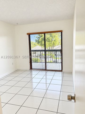 13255 SW 88th Ln 402-CS, Miami, FL 33186