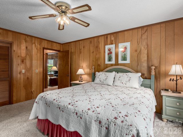 85 Hillcrest Road, Maggie Valley, NC 28751