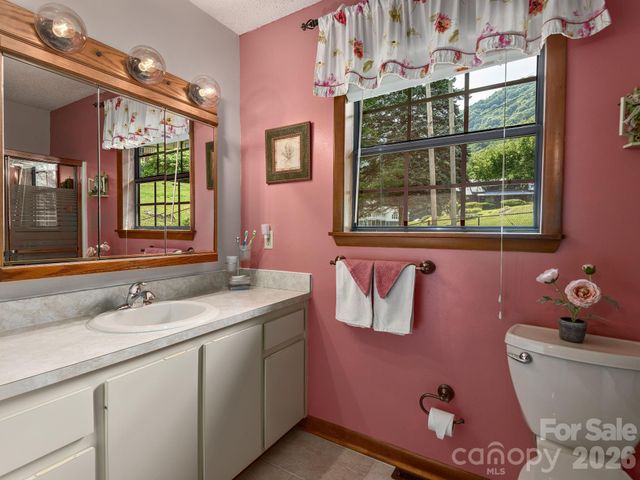 85 Hillcrest Road, Maggie Valley, NC 28751