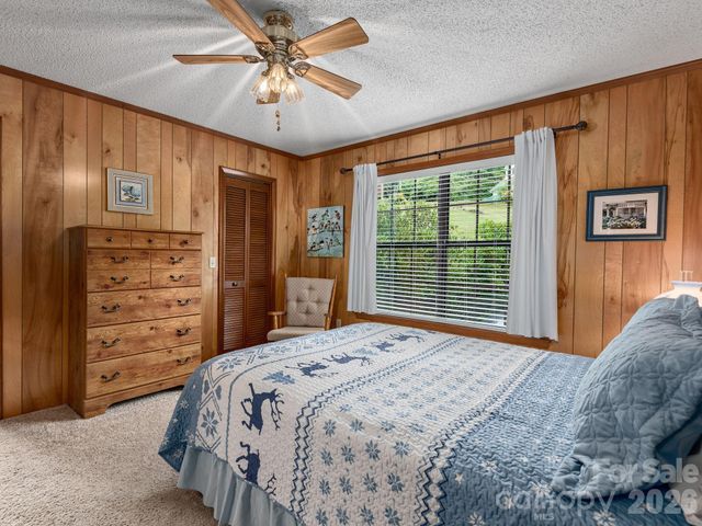 85 Hillcrest Road, Maggie Valley, NC 28751