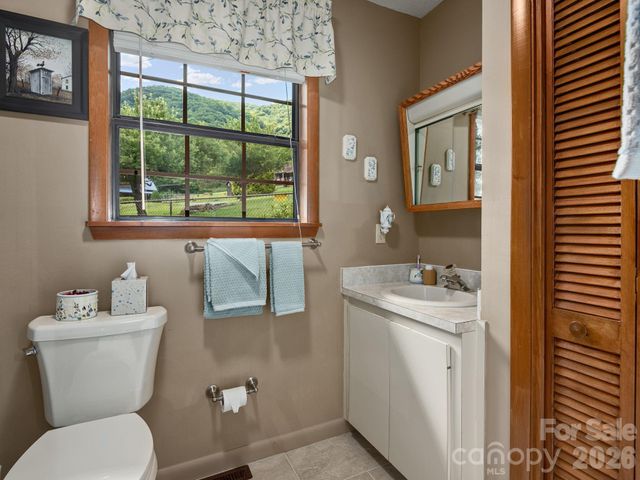 85 Hillcrest Road, Maggie Valley, NC 28751