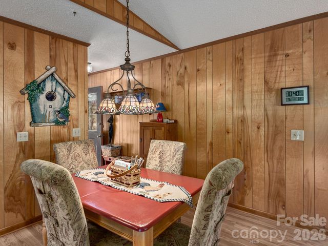 85 Hillcrest Road, Maggie Valley, NC 28751