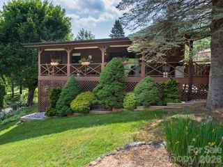 85 Hillcrest Road, Maggie Valley, NC 28751