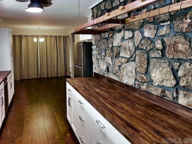 18 S Badalona Drive, Hot Springs Village, AR 71909