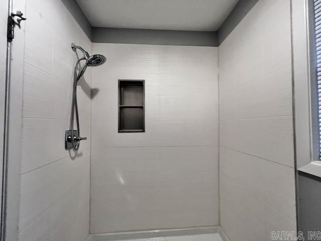 18 S Badalona Drive, Hot Springs Village, AR 71909