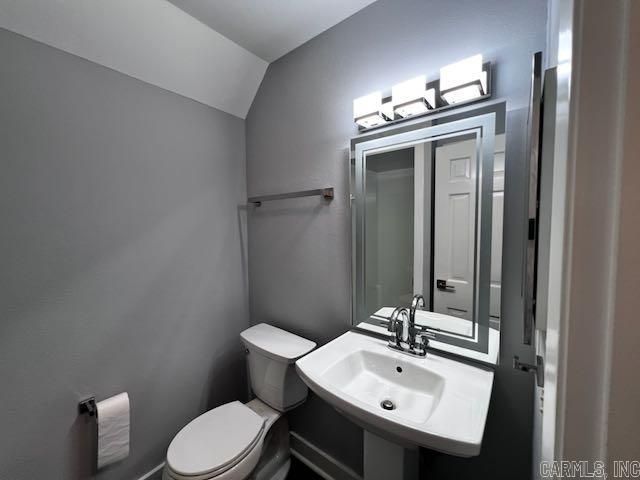 18 S Badalona Drive, Hot Springs Village, AR 71909