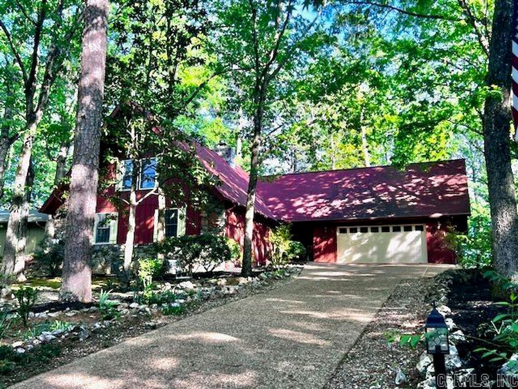 18 S Badalona Drive, Hot Springs Village, AR 71909