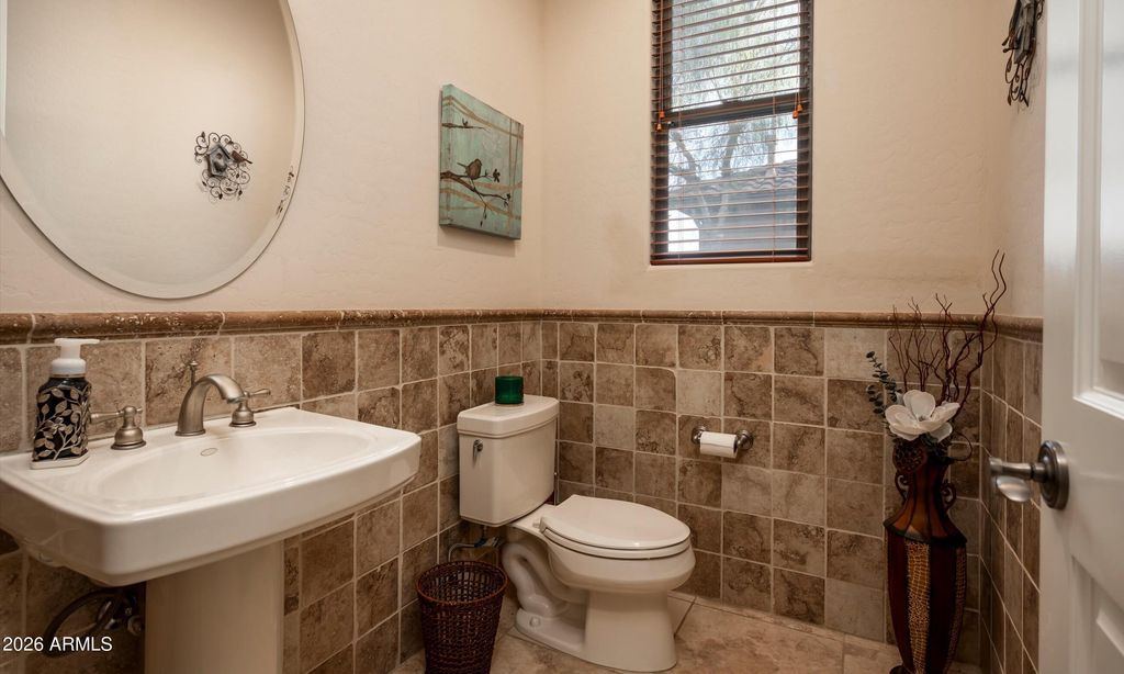 Image 20 of property listing at 1708 W Parnell Drive, Phoenix, AZ 85085