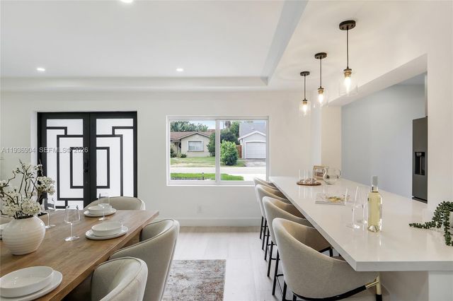 3056 NE 14th Ave, Oakland Park, FL 33334