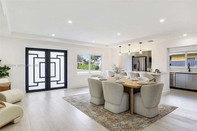 3056 NE 14th Ave, Oakland Park, FL 33334