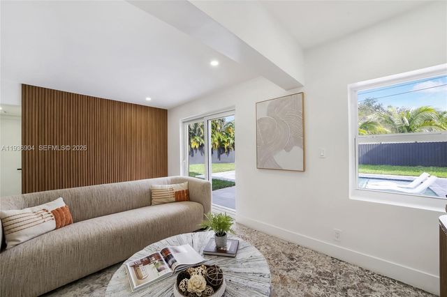 3056 NE 14th Ave, Oakland Park, FL 33334