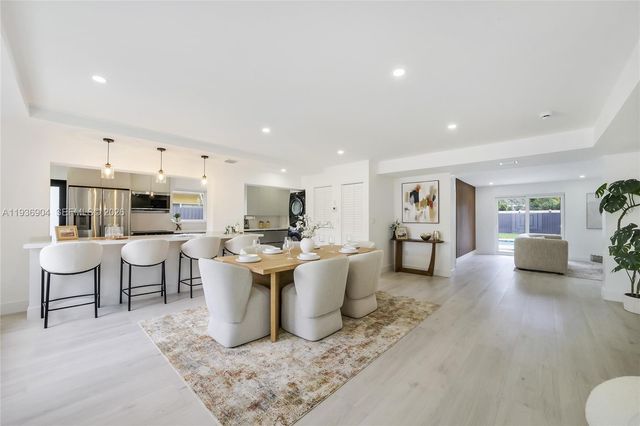 3056 NE 14th Ave, Oakland Park, FL 33334