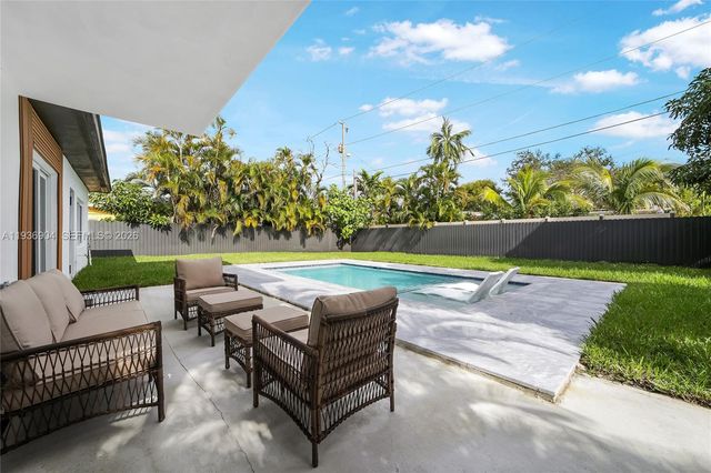 3056 NE 14th Ave, Oakland Park, FL 33334