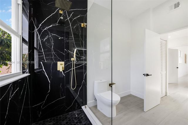 3056 NE 14th Ave, Oakland Park, FL 33334