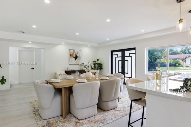 3056 NE 14th Ave, Oakland Park, FL 33334