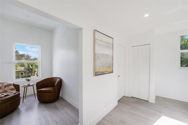 3056 NE 14th Ave, Oakland Park, FL 33334