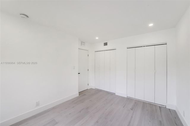 3056 NE 14th Ave, Oakland Park, FL 33334