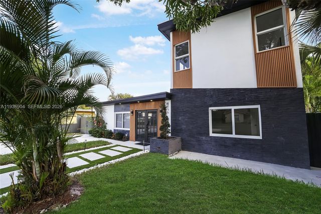 3056 NE 14th Ave, Oakland Park, FL 33334