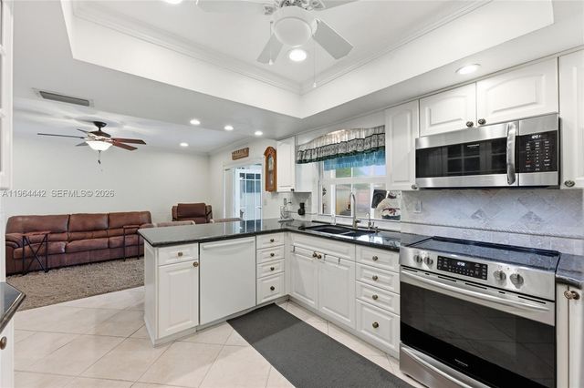 7221 NW 10th Ct, Plantation, FL 33313