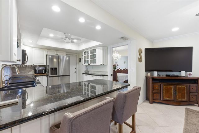 7221 NW 10th Ct, Plantation, FL 33313