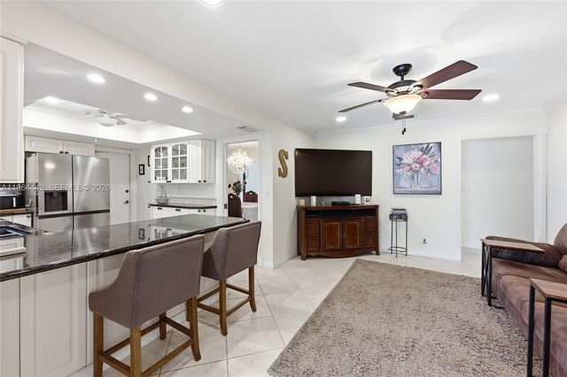 7221 NW 10th Ct, Plantation, FL 33313