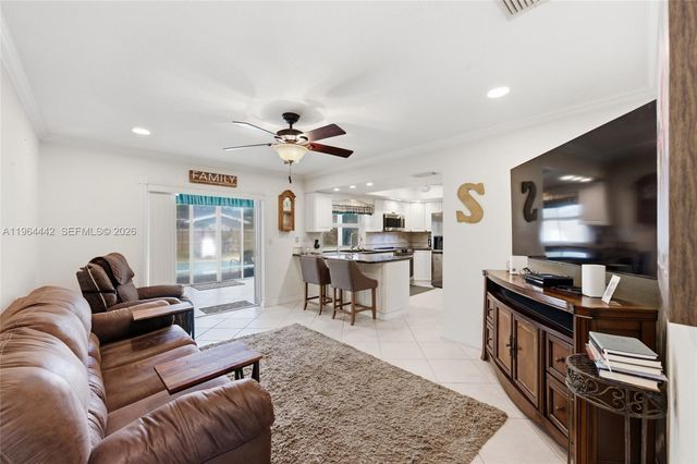 7221 NW 10th Ct, Plantation, FL 33313