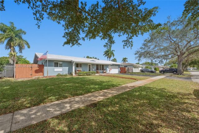 7221 NW 10th Ct, Plantation, FL 33313