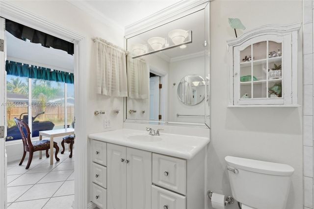 7221 NW 10th Ct, Plantation, FL 33313