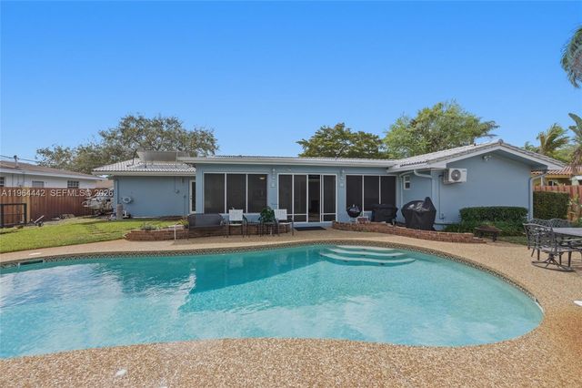 7221 NW 10th Ct, Plantation, FL 33313