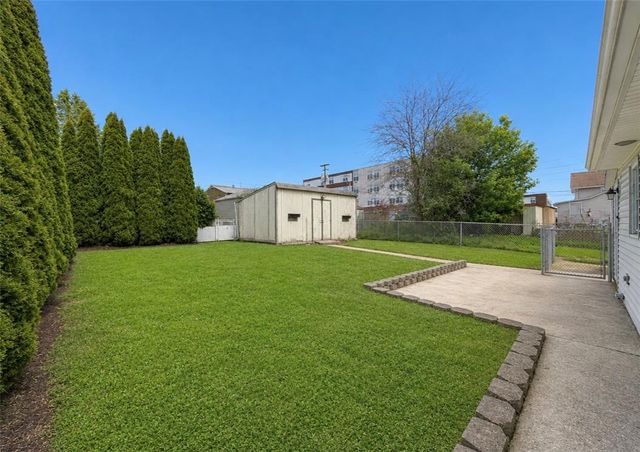 1119 Furnace Street, Hellertown Boro, PA 18055