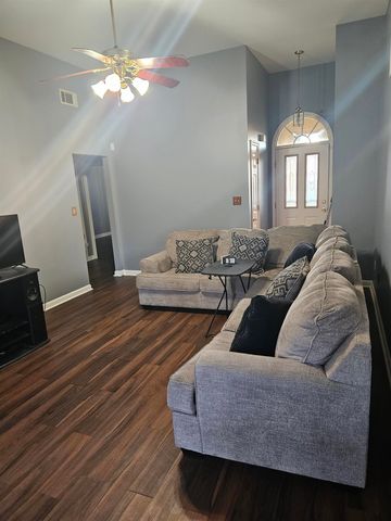 1382 EXBURY DR, Cordova, TN 38018