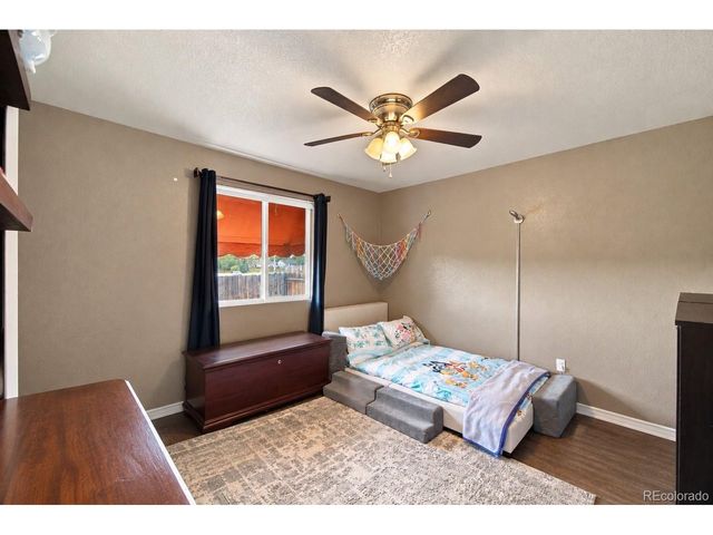 1324 Silver Hawk Ct, Pueblo, CO 81008