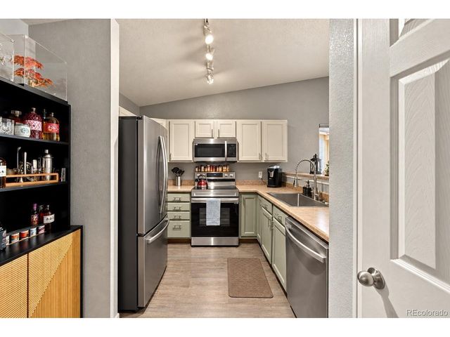 1324 Silver Hawk Ct, Pueblo, CO 81008