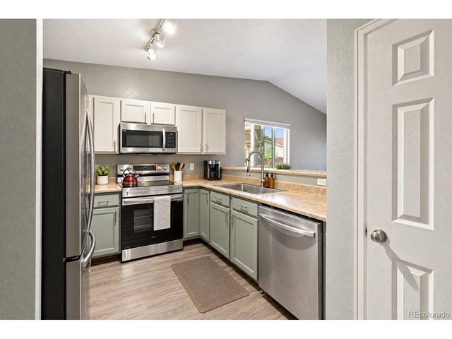 1324 Silver Hawk Ct, Pueblo, CO 81008