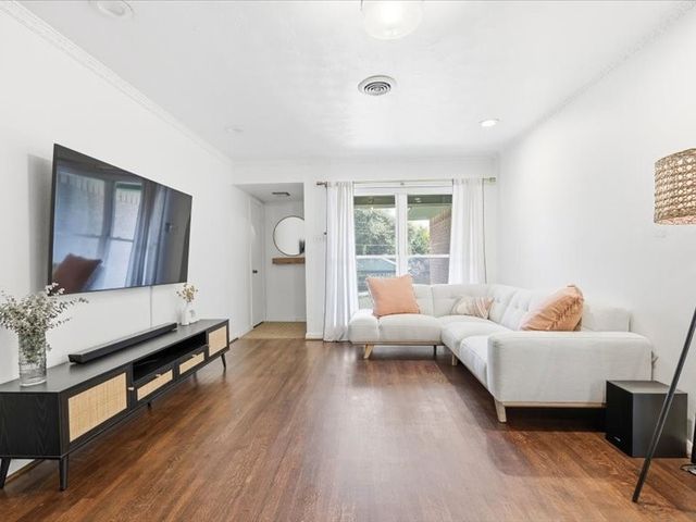 2330 Peavy Place, Dallas, TX 75228