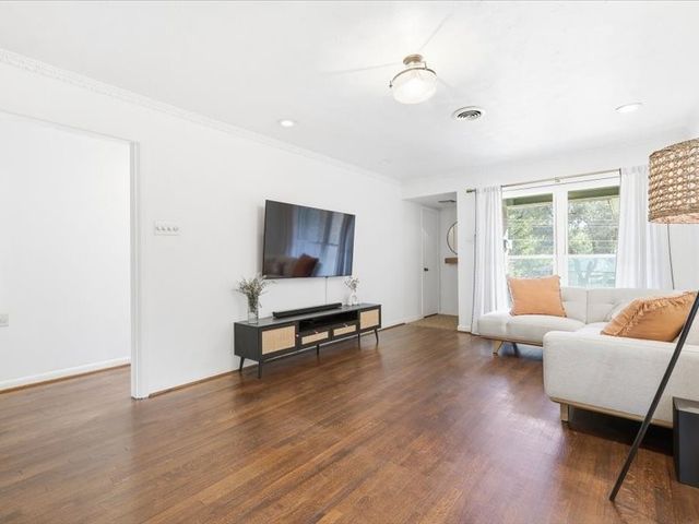 2330 Peavy Place, Dallas, TX 75228