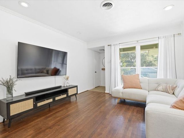 2330 Peavy Place, Dallas, TX 75228