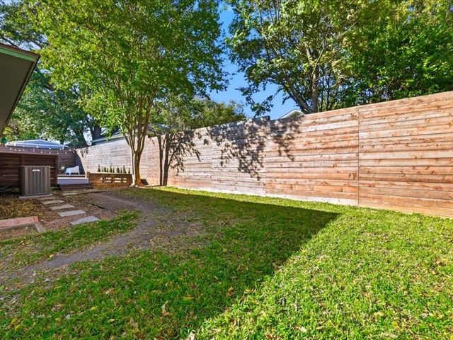 2330 Peavy Place, Dallas, TX 75228