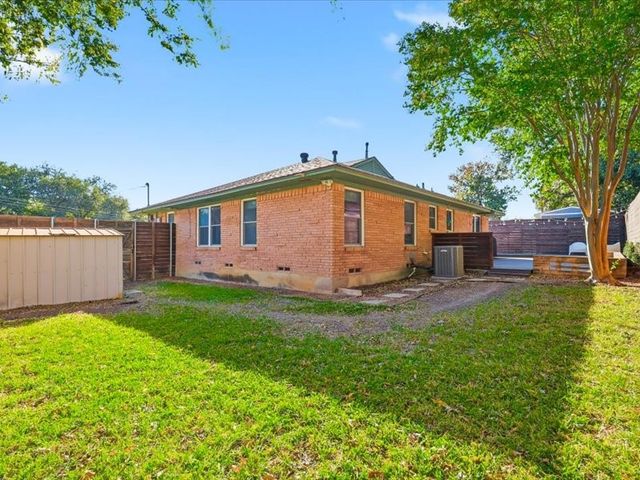 2330 Peavy Place, Dallas, TX 75228