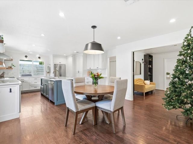 2330 Peavy Place, Dallas, TX 75228