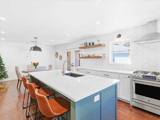 2330 Peavy Place, Dallas, TX 75228