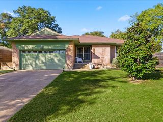 2330 Peavy Place, Dallas, TX 75228