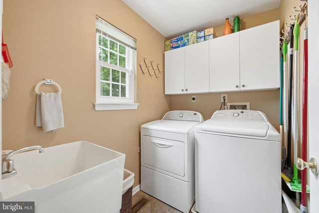 4917 FRISHMAN CT, Woodbridge, VA 22193