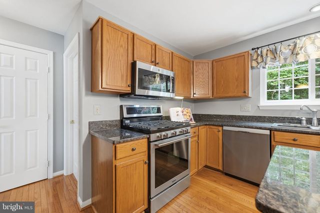 4917 FRISHMAN CT, Woodbridge, VA 22193