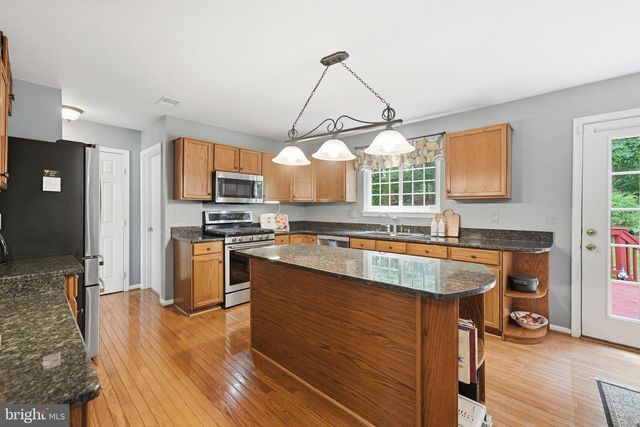 4917 FRISHMAN CT, Woodbridge, VA 22193